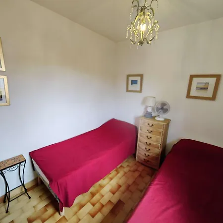 T3 Avec Terrasse, Piscine, Tennis Et Parking Prive A 100m De La - Fr-1-607-1 Lejlighed *
