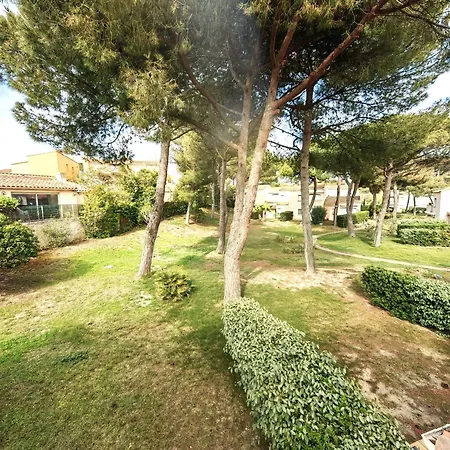 T3 Avec Terrasse, Piscine, Tennis Et Parking Prive A 100m De La - Fr-1-607-1 Lejlighed *